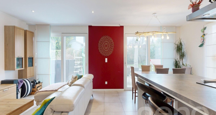 Maison lumineuse de 4 chambres avec jardin et garage fermé image 3