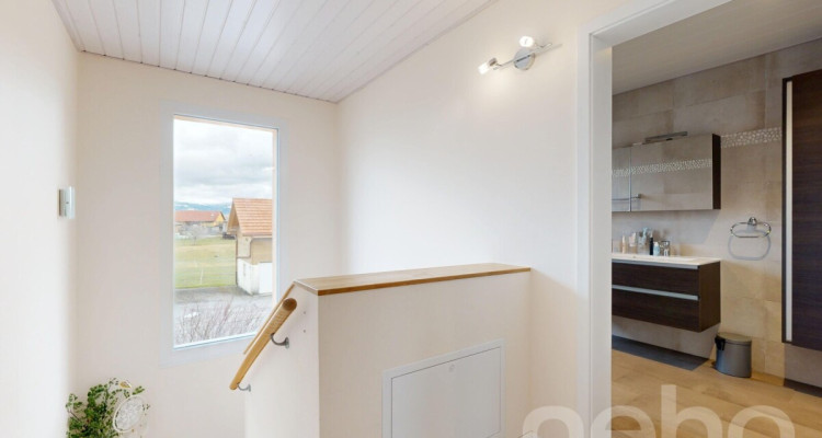 Maison lumineuse de 4 chambres avec jardin et garage fermé image 8