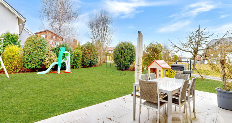 Maison lumineuse de 4 chambres avec jardin et garage fermé image 11