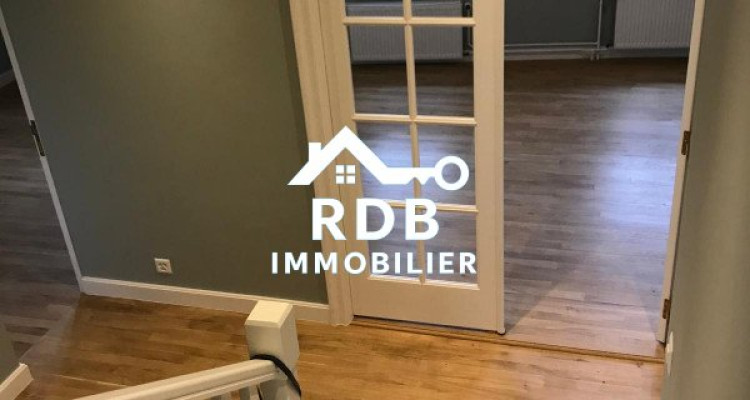 Appartement en duplex rénové de 5 pièces situé à Collex 1239 image 11