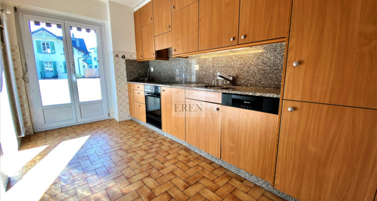 Charmant appartement 3,5p avec garage-box à 2 pas du centre ville de Sierre image 2