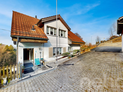 Raum für Träume Haus mit Einliegerwohnung und 9?726 m2 Grundstück image 1