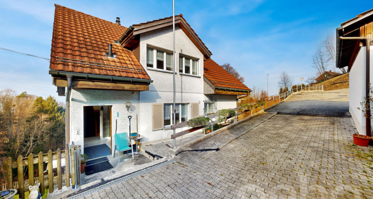 Raum für Träume Haus mit Einliegerwohnung und 9?726 m2 Grundstück image 1