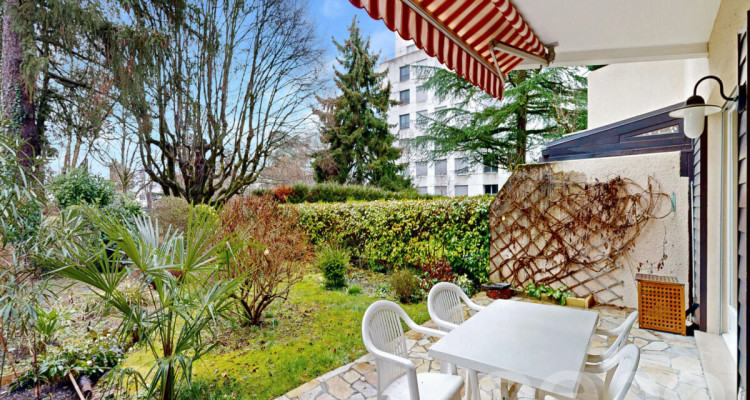 superbe duplex avec jardin privatif au c?ur dun quartier familial image 1