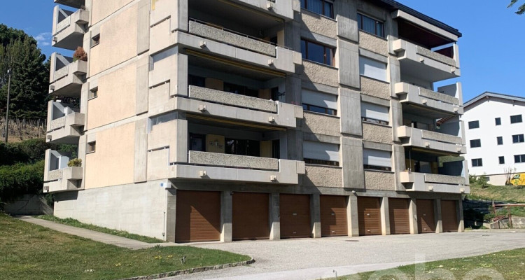 Appartement 4.5 pièces plein sud avec vue dominante et cadre verdoyant image 11