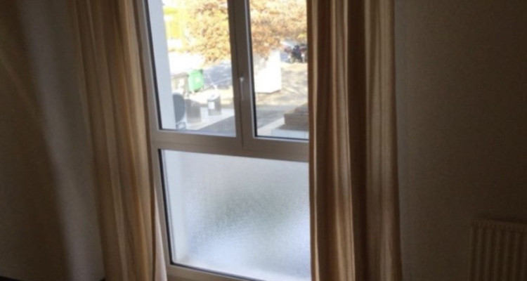 Studio Meublé situé a Cointrin. image 5