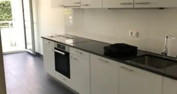 Appartement 4 pièces situé à Chêne-Bougeries image 1