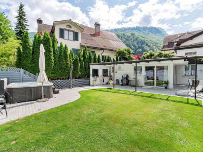 Mehrgenerationenhaus - Unscheinbar und zugleich Atemberaubend image 1