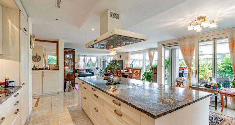 Träume werden Wirklichkeit - Rare und grosse Gartenwohnung image 6