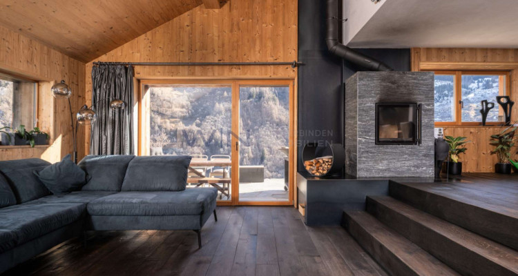 Alpine Eleganz in modernster Vollendung image 1