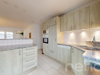 Helle Attikawohnung mit Dachterrasse, Cheminée & Charme image 8