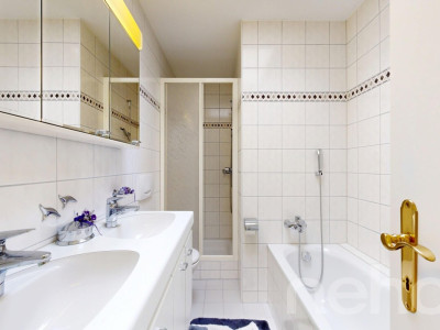 Helle Attikawohnung mit Dachterrasse, Cheminée & Charme image 9