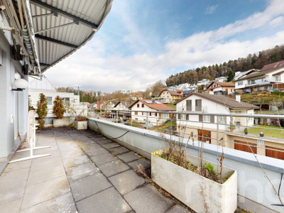 Helle Attikawohnung mit Dachterrasse, Cheminée & Charme image 11