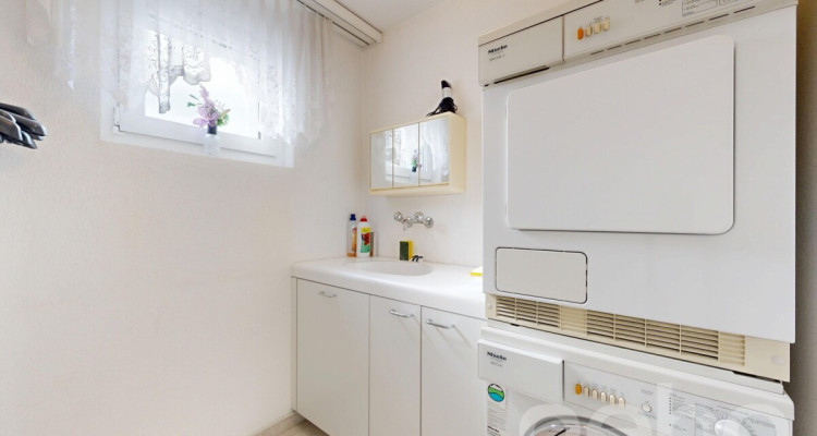 Helle Attikawohnung mit Dachterrasse, Cheminée & Charme image 7