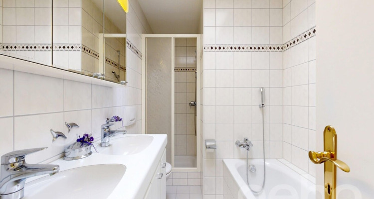 Helle Attikawohnung mit Dachterrasse, Cheminée & Charme image 9