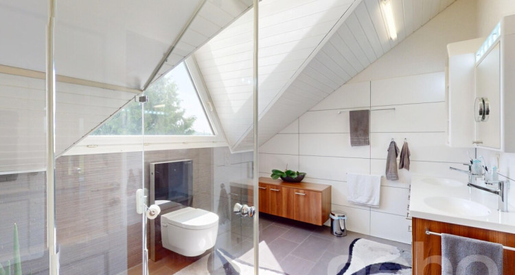 Wunderschönes EFH mit 250m2 Wohnfläche, Pool, Spa und Wintergarten image 11