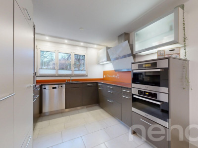 Modernisiertes DEFH mit PV-Anlage, Wärmepumpe und Pergola image 7