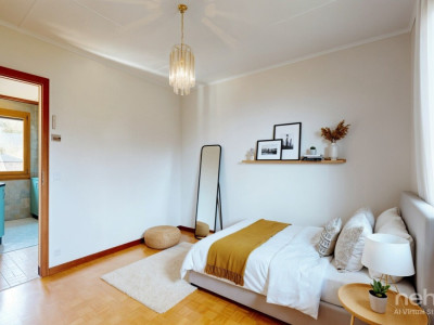 Une opportunité rare : chalet spacieux à fort potentiel à Genolier image 4