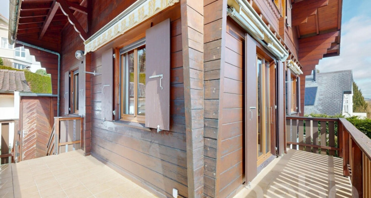 Une opportunité rare : chalet spacieux à fort potentiel à Genolier image 7