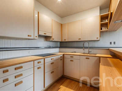 Helle 4.5-Zimmerwohnung mit Cheminée, Balkon, Grünblick. Nähe Thun. image 2