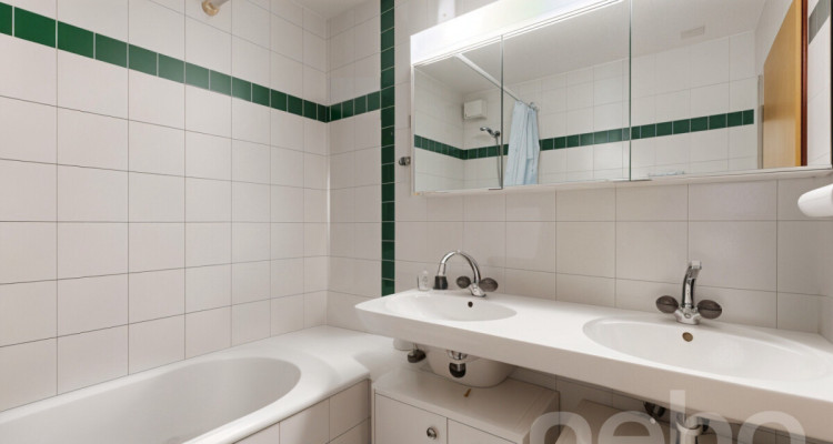 Helle 4.5-Zimmerwohnung mit Cheminée, Balkon, Grünblick. Nähe Thun. image 7