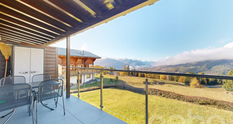Dernier étage avec vue incroyable sur les montagnes - Crans Montana image 1