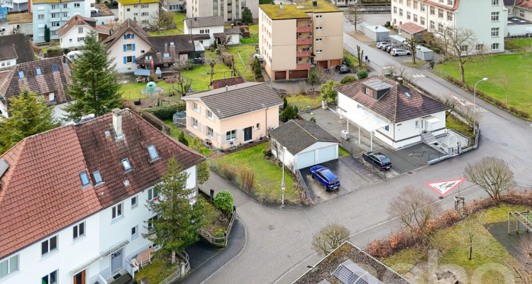 Modernes Einfamilienhaus mit Garten und viel Platz image 1
