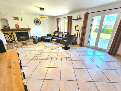 Superbe maison mitoyenne rénovée de 4,5 pièces avec terrasse, jardin et garage  image 4