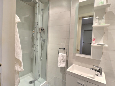 Superbe appartement en étage élevé avec piscine en viager occupé sans rente image 12