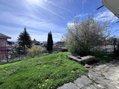 Rez-de-jardin avec vue sur le lac et les Alpes image 1