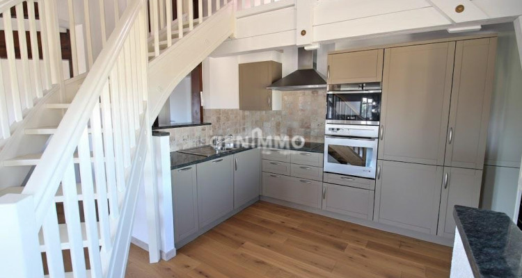 Dernier Étage dans un Immeuble Historique `Saint-Jean image 4