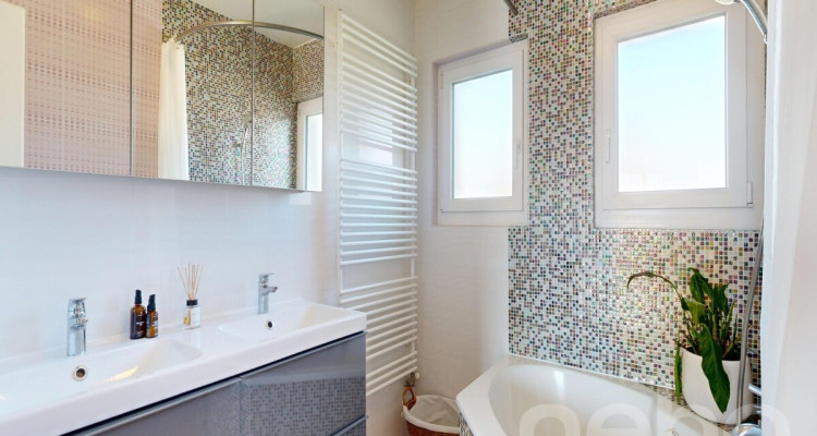 Maison villageoise rénovée de 6 pièces avec jardin au c?ur de Belmont image 7