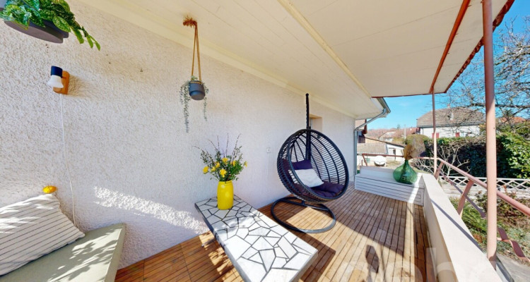 Maison villageoise rénovée de 6 pièces avec jardin au c?ur de Belmont image 12