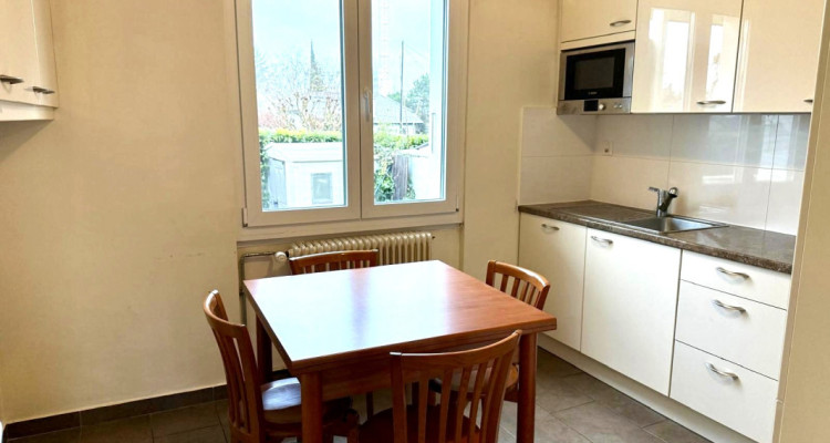 Bel emplacement central pour cette villa individuelle avec 5 chambres image 7