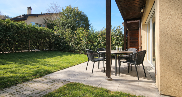 Maison jumelée entièrement rénovée en 2025 Jardin plein sud & volumes généreux image 1