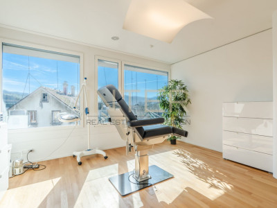 Praxisräume im Zentrum von Baar (ZG) - 3 Behandlungsräume mit Lavabo image 4