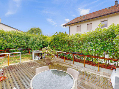 Proche du centre du village image 1