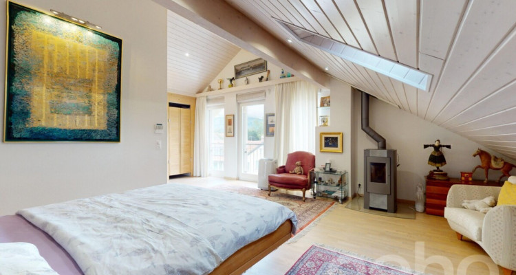 Proche du centre du village image 8