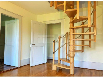 Appartement duplex 6p dans une jolie maison, 2200fr à Moudon image 4