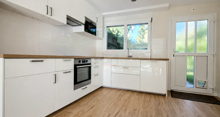 Maison jumelée entièrement rénovée en 2025 Jardin plein sud & volumes généreux image 6