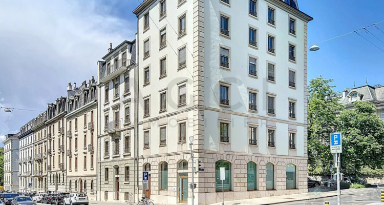 Bureau à louer de  97 m²  CHF 5900.-/mois + TVA image 1