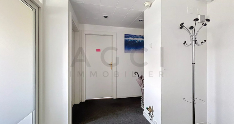 Bureau à louer de  97 m²  CHF 5900.-/mois + TVA image 3
