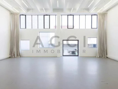 Loft de 395 m² avec Terrasse Privative à Proximité de Pont-Rouge image 1