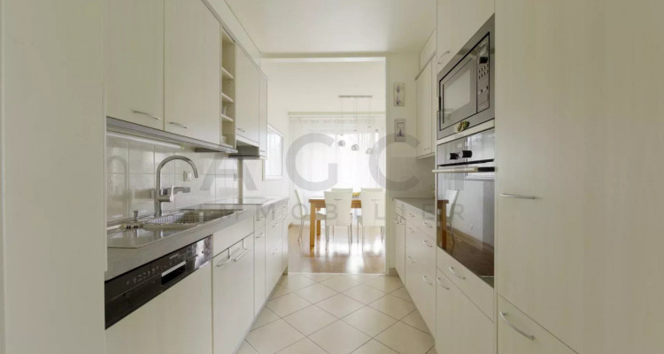 Appartement spacieux et traversant lumineux avec balcons image 5