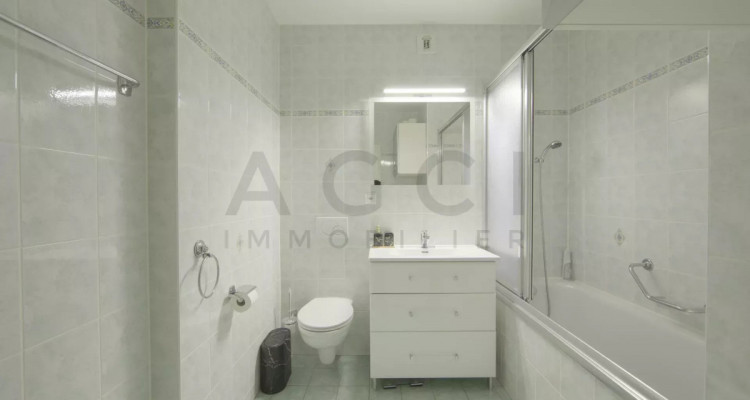 Appartement spacieux et traversant lumineux avec balcons image 9