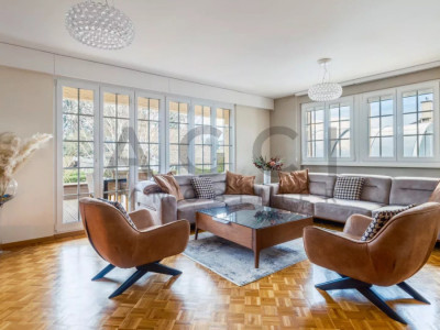 Élégance et Confort : Spacieuse Villa Familiale à Vernier image 1