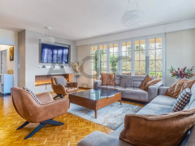 Élégance et Confort : Spacieuse Villa Familiale à Vernier image 6