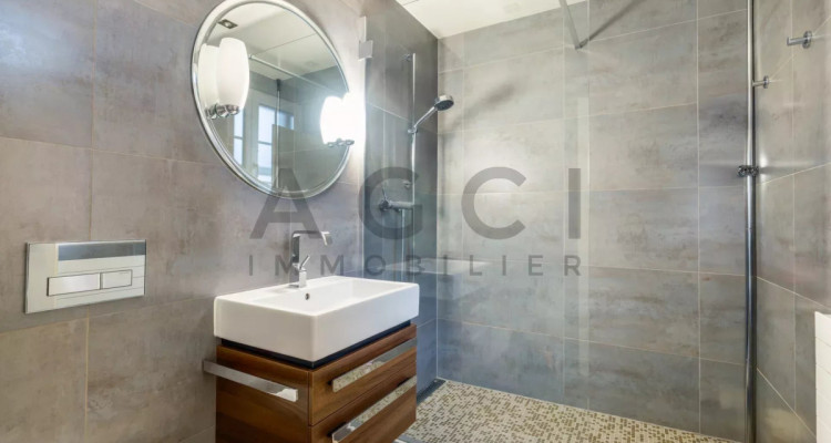 Élégance et Confort : Spacieuse Villa Familiale à Vernier image 12