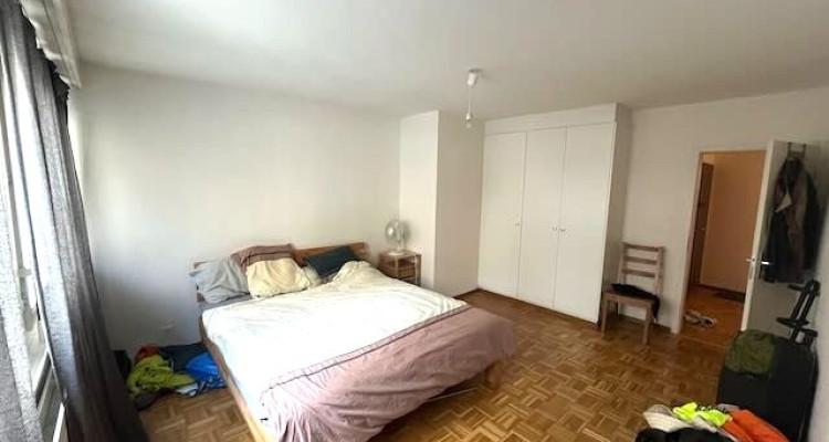 Très grand 3.5 pièces à 50m du Lac et des Bains des Pâquis image 3