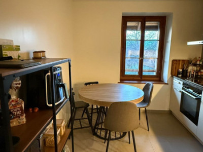 Très joli 4 pièces entièrement rénové en campagne Genevoise image 9